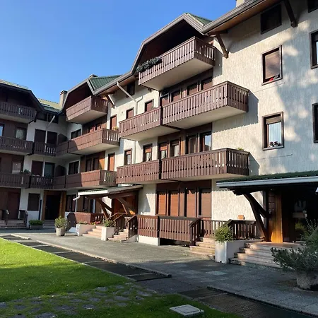 Per Famiglie In Centro Ad Con Posto Auto E Ampio Giardino Apartment Asiago