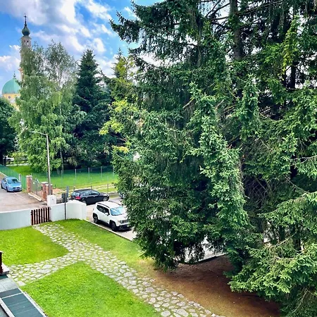 Per Famiglie In Centro Ad Con Posto Auto E Ampio Giardino Apartment *